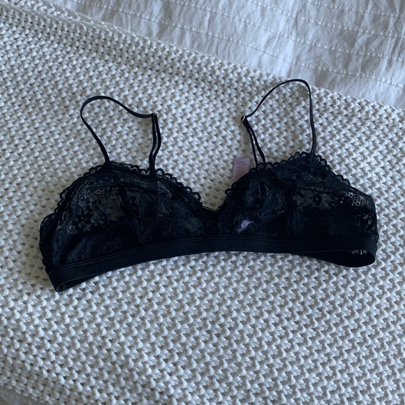 Savage X Fenty Other - NWOT Savage X Fenty bralette M